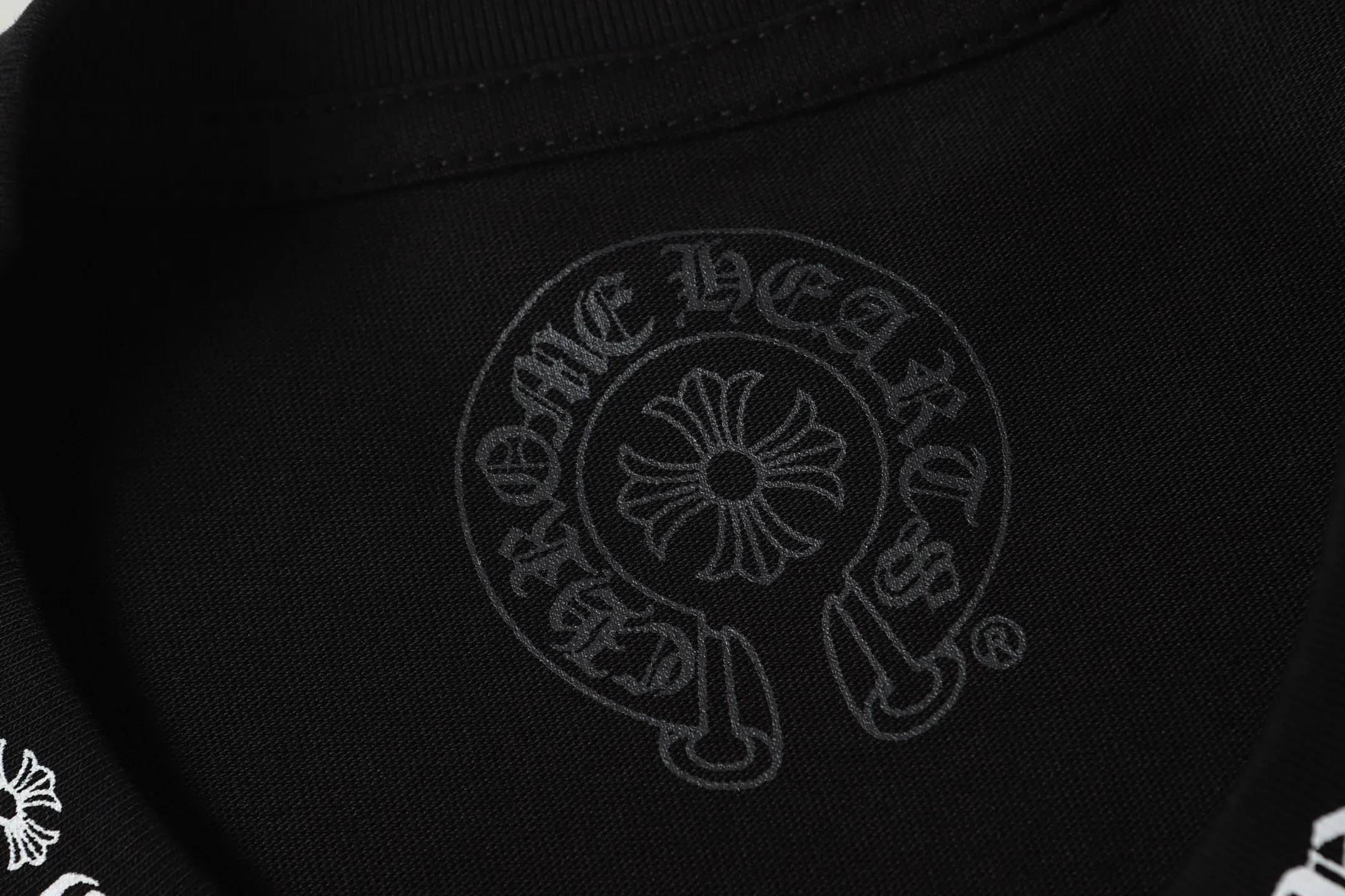 P150 -Chrome Hearts/Chrome Hearts Sanskrit cross letter printed short-sleeved T-shirt -High weight, high density and high quality. The wool is soft, delicate and skin-friendly. It feels soft and silky. It has excellent warmth and skin-friendly properties.